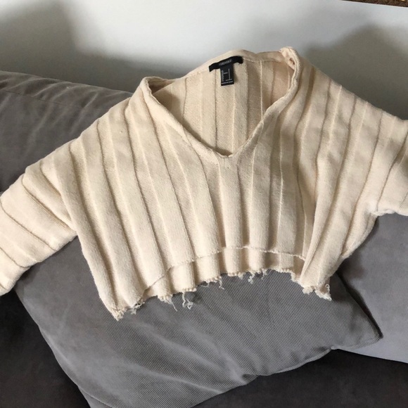 Forever 21 crop sweater - Picture 1 of 4